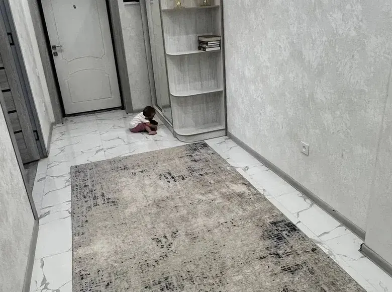 Сотилади 2 хонали квартира, 70 м², 10/10 қават — Янгиҳаёт тумани