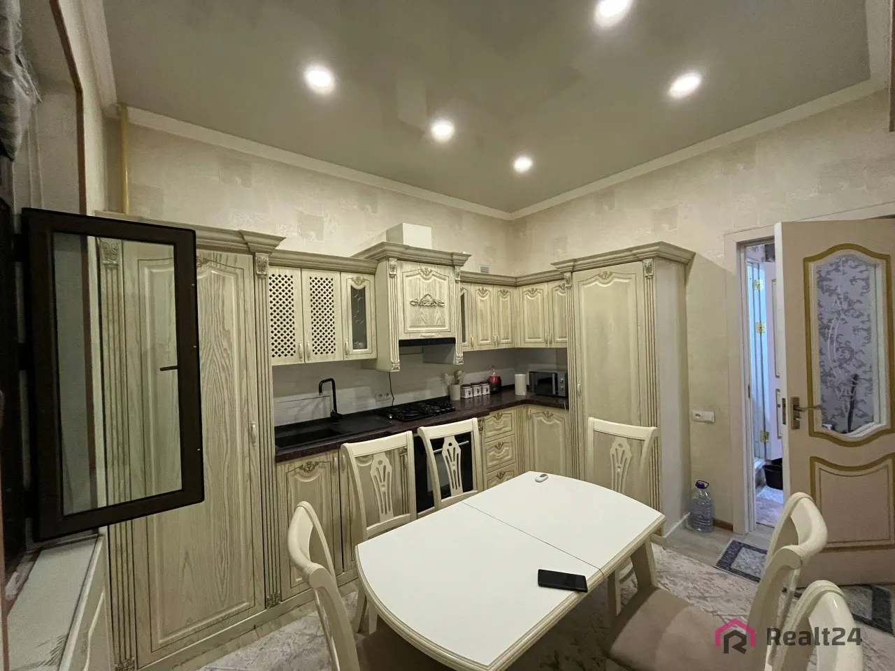 Сдаётся 4-комнатная квартира, 125 м², 2/3 этаж — Мирзо-Улугбекский район