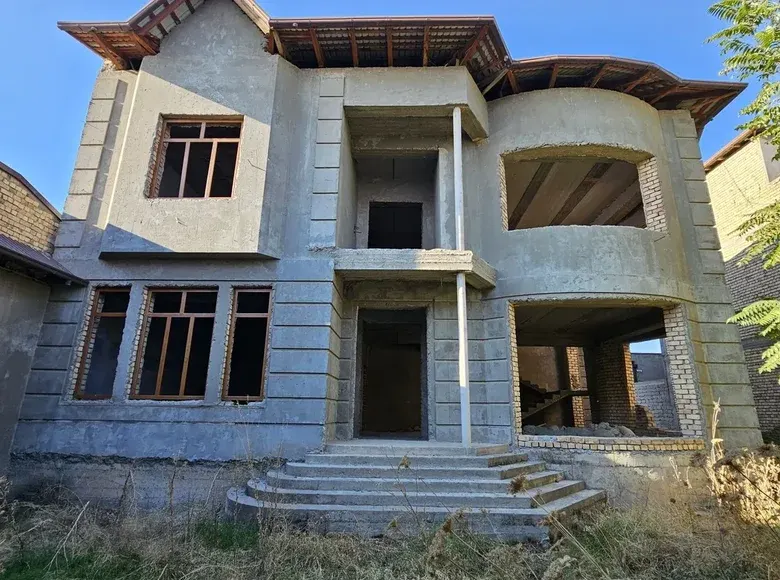 Сотилади 6 хонали ҳовли уй, 6 сотих, 450 м², 2/2 қават — Мирзо Улуғбек тумани