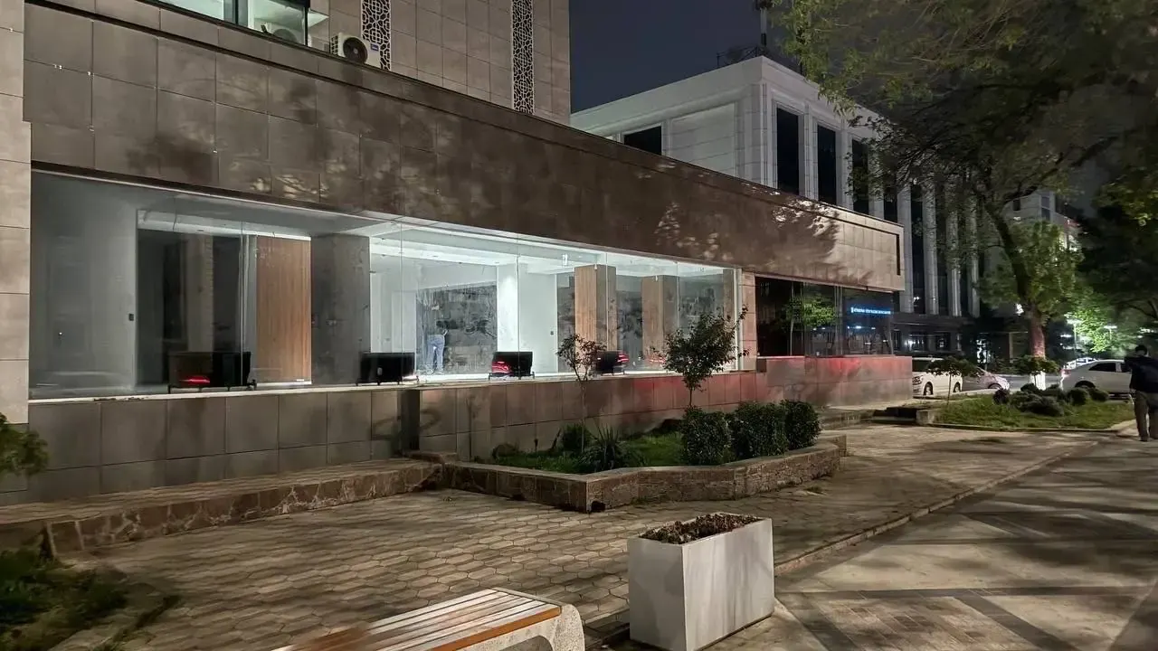 Ijaraga beriladi tijorat binosi, 910 m² — Yakkasaroy tumani