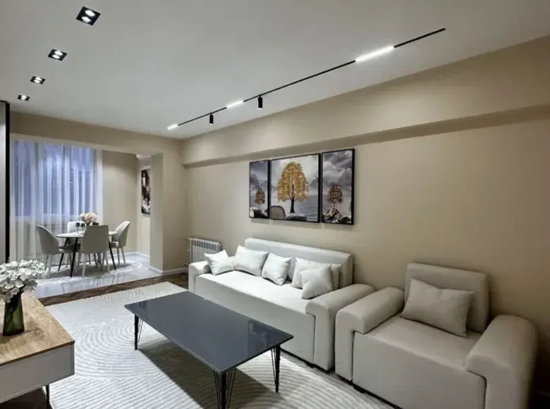 Sotiladi 3 xonali kvartira, 70 m², 2/4 qavat — Yunusobod tumani
