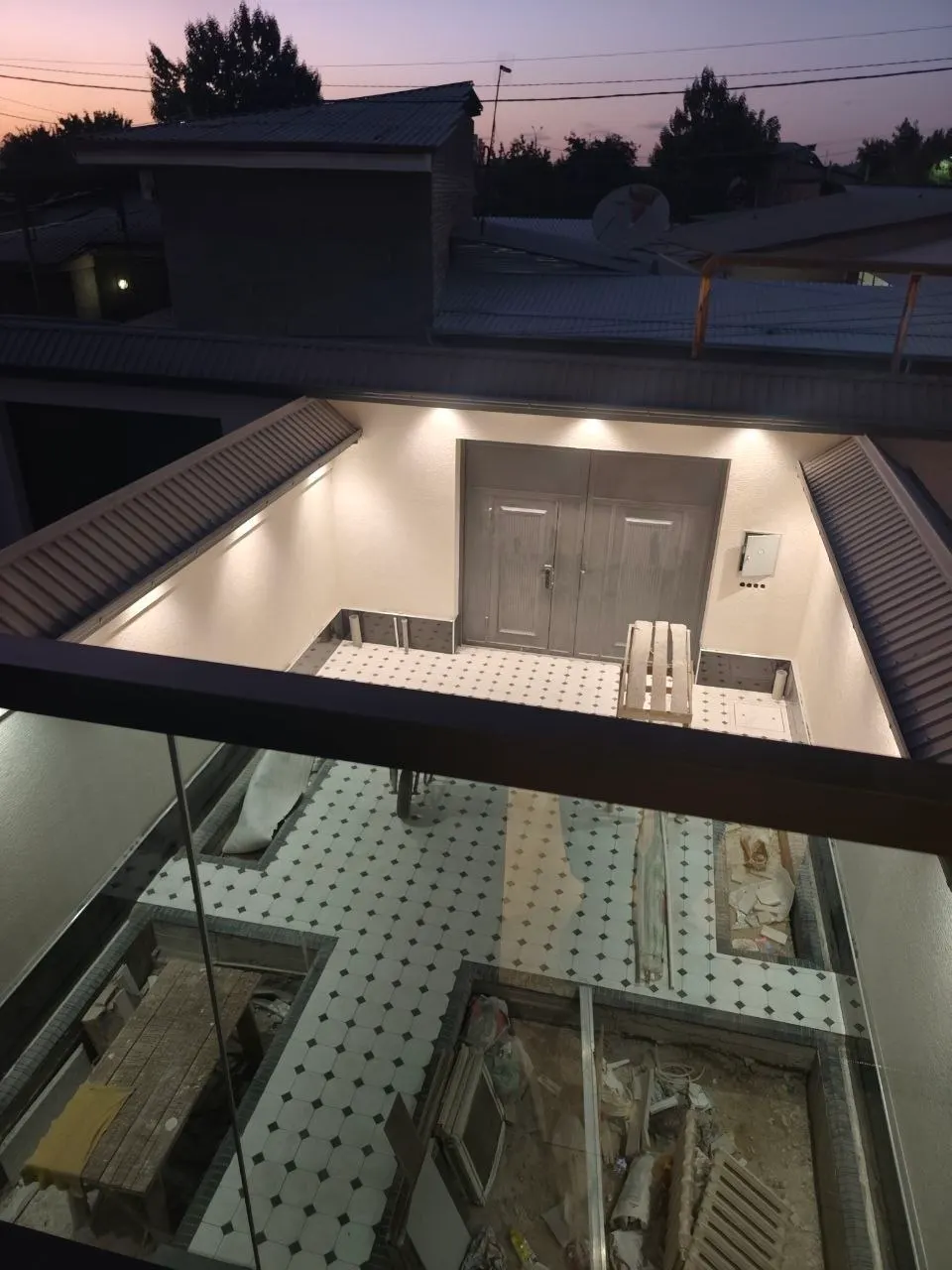 Продаётся 4-комнатная квартира, 102 м², 2/2 этаж — Кибрайский район
