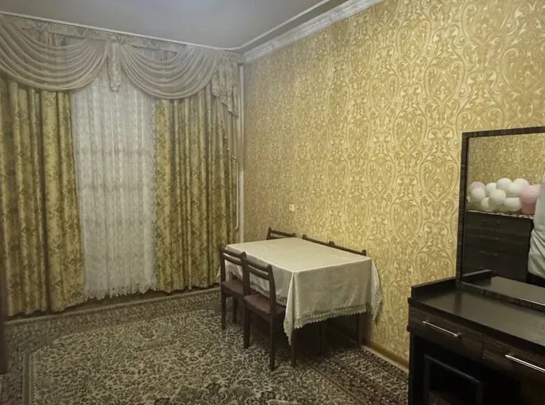 Sotiladi 3 xonali kvartira, 70 m², 1/4 qavat — Olmazor tumani