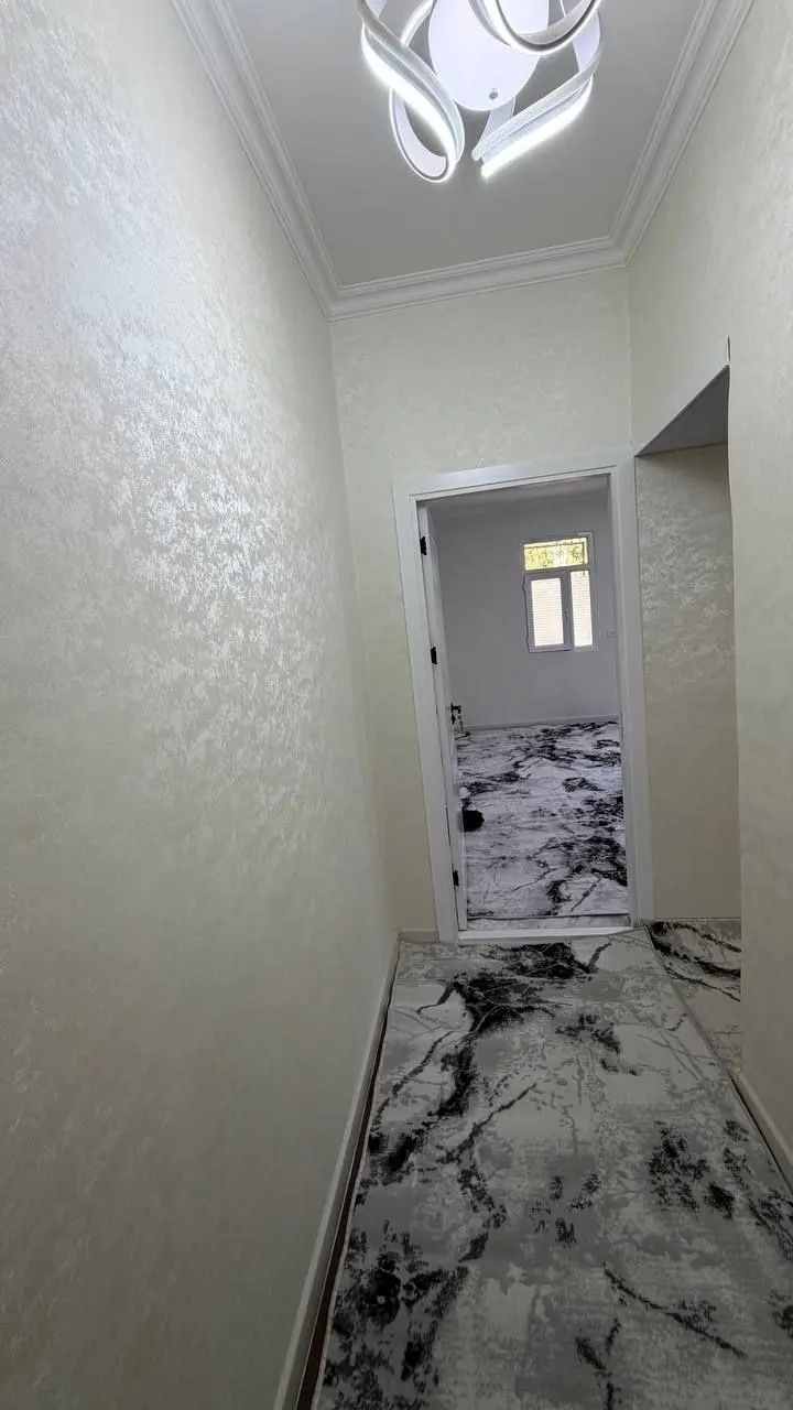 Продаётся 1-комнатная квартира, 44 м², 1/4 этаж — Юнусабадский район