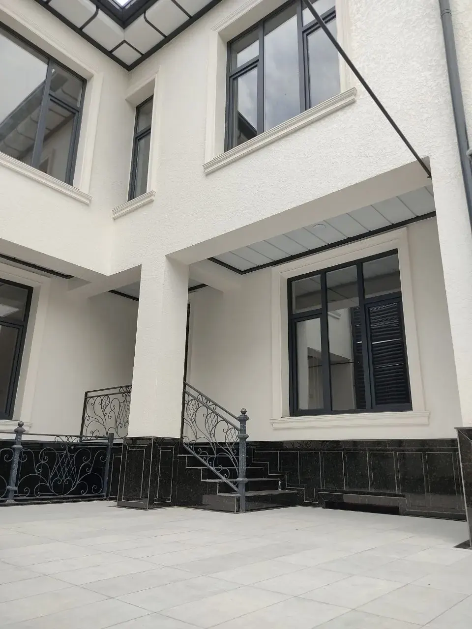 Sotiladi hovli uy, 2,8 sotix, 3 qavatli — Yunusobod tumani