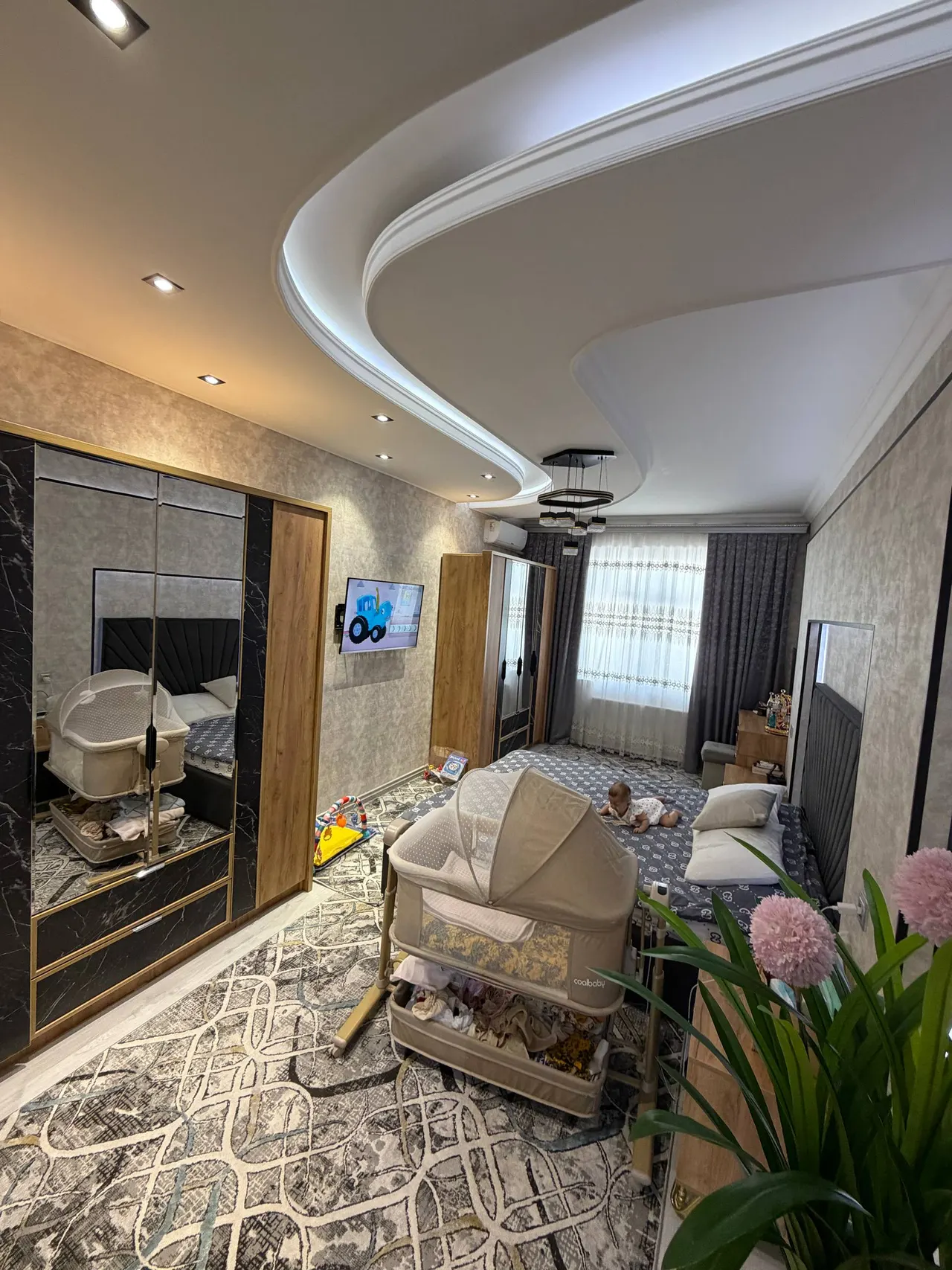 Sotiladi 7 xonali kvartira, 186 m², 5/6 qavat — Zangiota tumani