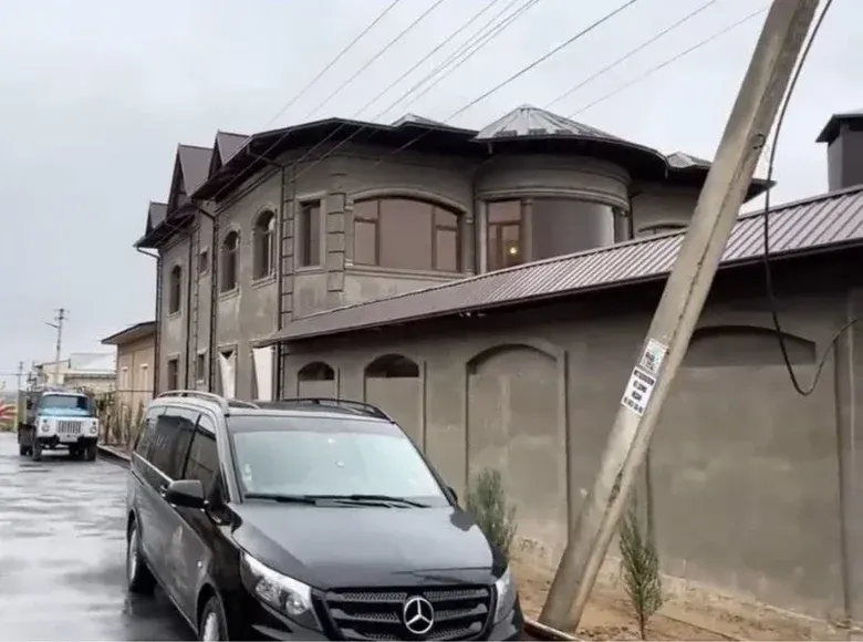 Сотилади 8 хонали ҳовли уй, 5 сотих, 500 м² — Қибрай тумани