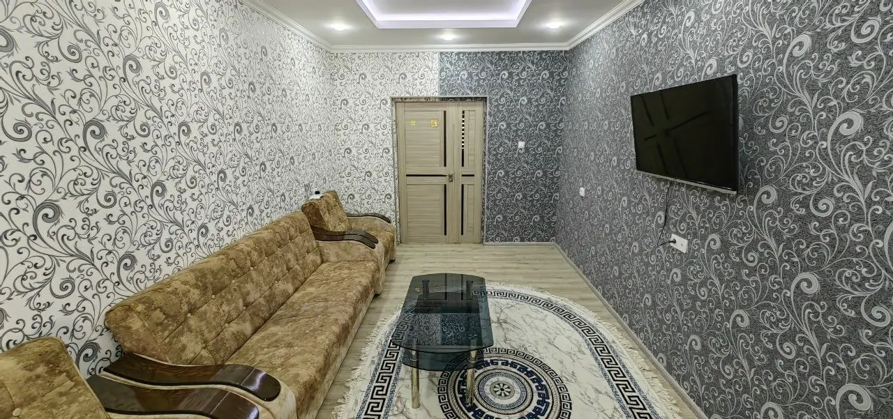 Сдаётся 4-комнатная квартира, 109 м², 4/5 этаж — Мирабадский район