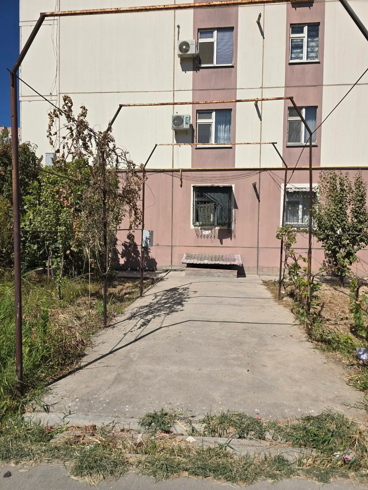 Сотилади 2 хонали квартира, 60 м², 1/9 қават — Янгиҳаёт тумани