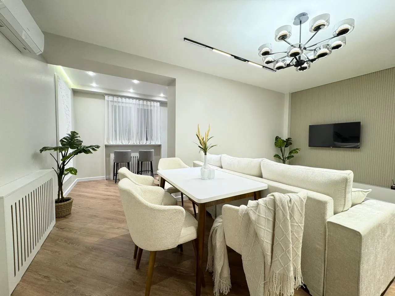 Sotiladi 2 xonali kvartira, 60 m², 2/4 qavat — Mirzo Ulugʻbek tumani