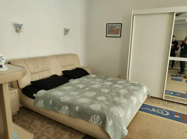 Сотилади 2 хонали квартира, 55 м², 4/5 қават — Янгиҳаёт тумани