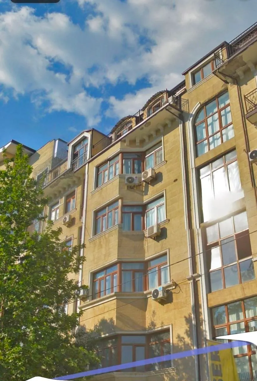 Продаётся 3-комнатная квартира, 200 м², 3/6 этаж — Яккасарайский район