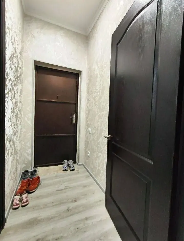 Продаётся 1-комнатная квартира, 30 м², 1/3 этаж — Мирзо-Улугбекский район