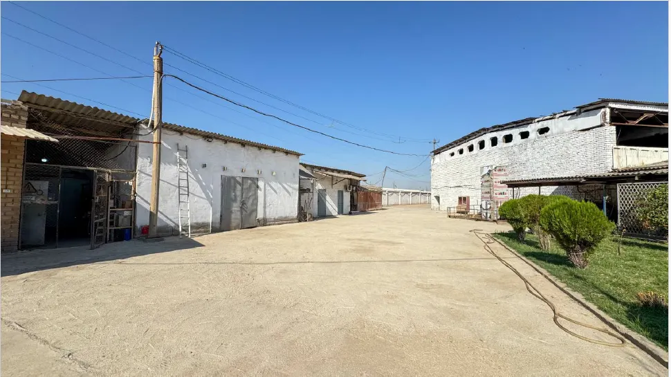 Сотилади тижорат биноси, 1360.1 м², 1/1 қават — Янгийўл шаҳри