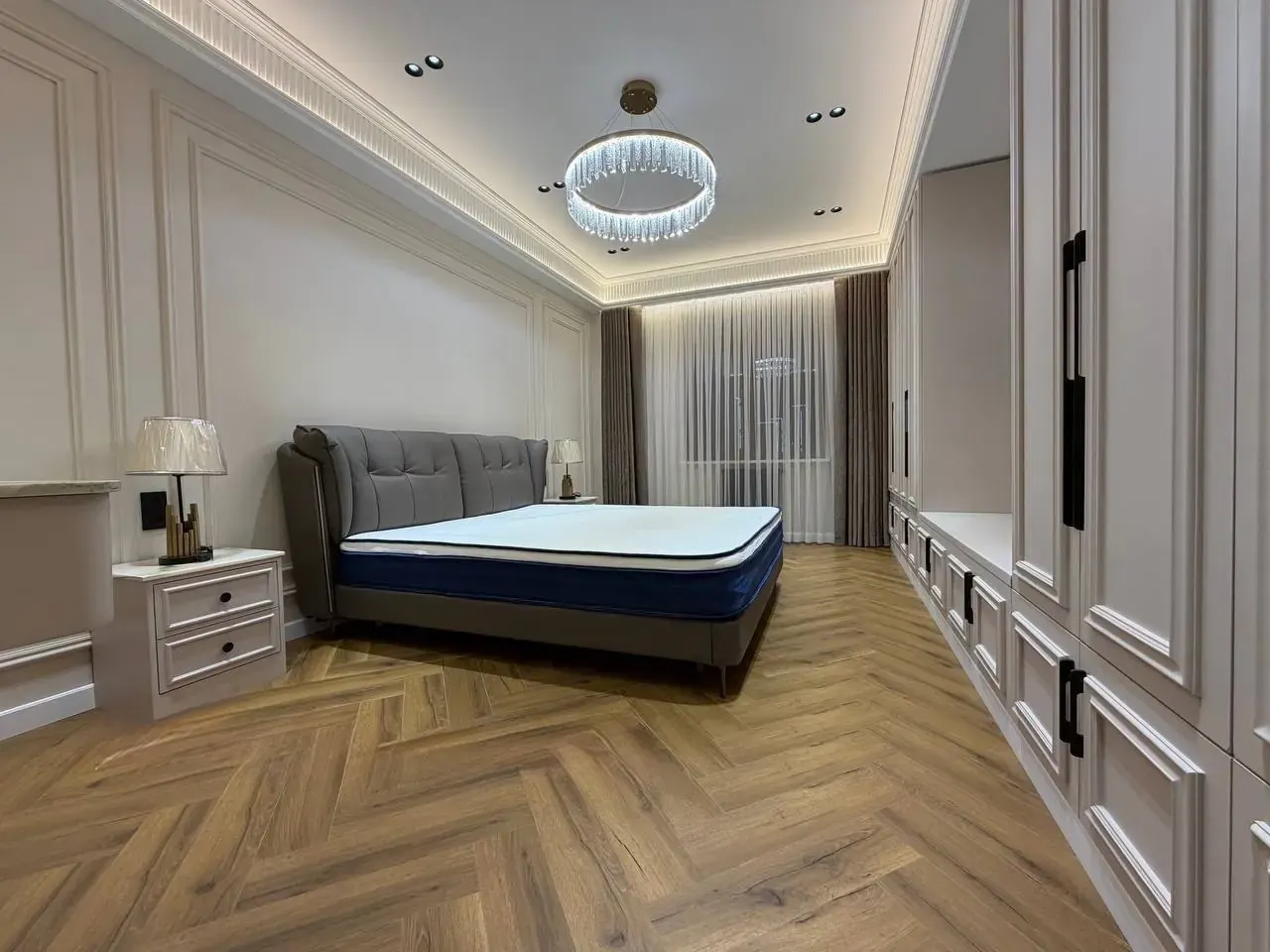 Сотилади 5 хонали квартира, 180 м², 6/8 қават — Миробод тумани