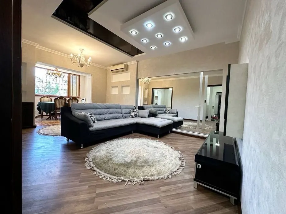 Сдаётся 3-комнатная квартира, 75 м², 2/4 этаж — Юнусабадский район