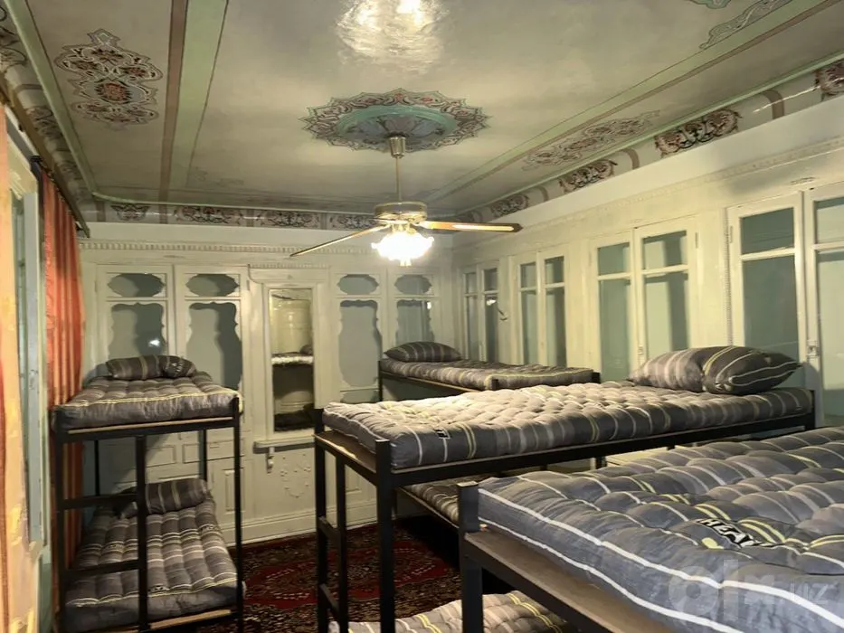 Сдаётся 6-комнатная квартира, 230 м², 1/1 этаж — Алмазарский район