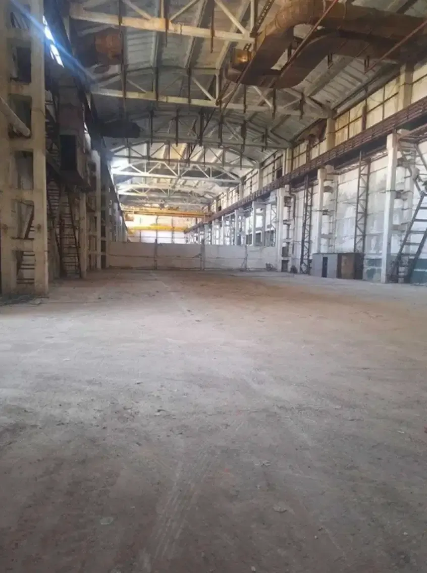 Ijaraga beriladi tijorat binosi, 30000 m², 1/1 qavat — Chirchiq shahri