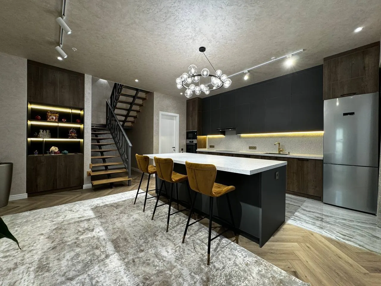 Ижарага берилади 4 хонали квартира, 200 м², 24/25 қават — Мирзо Улуғбек тумани