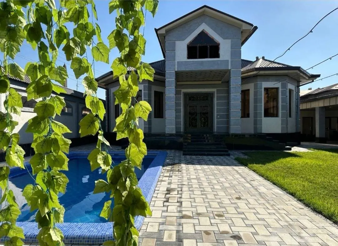 Sotiladi 5 xonali hovli uy, 6 sotix, 2 qavatli — Yashnobod tumani