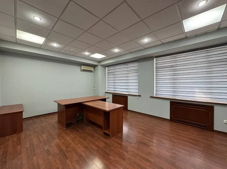 Sotiladi 6 xonali kvartira, 388 m², 3/7 qavat — Mirobod tumani