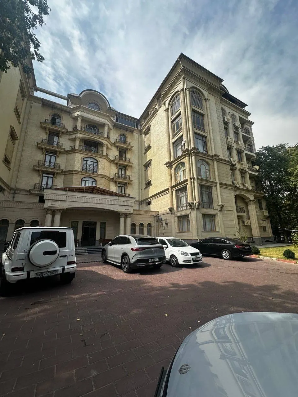 Продаётся 4-комнатная квартира, 160 м², 2/8 этаж — Мирзо-Улугбекский район