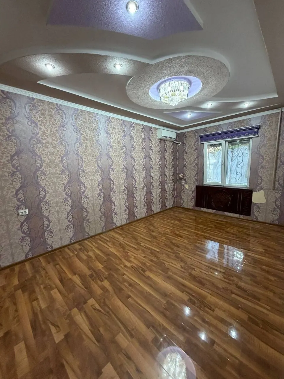 Продаётся 4-комнатная квартира, 98 м², 3/9 этаж — Юнусабадский район