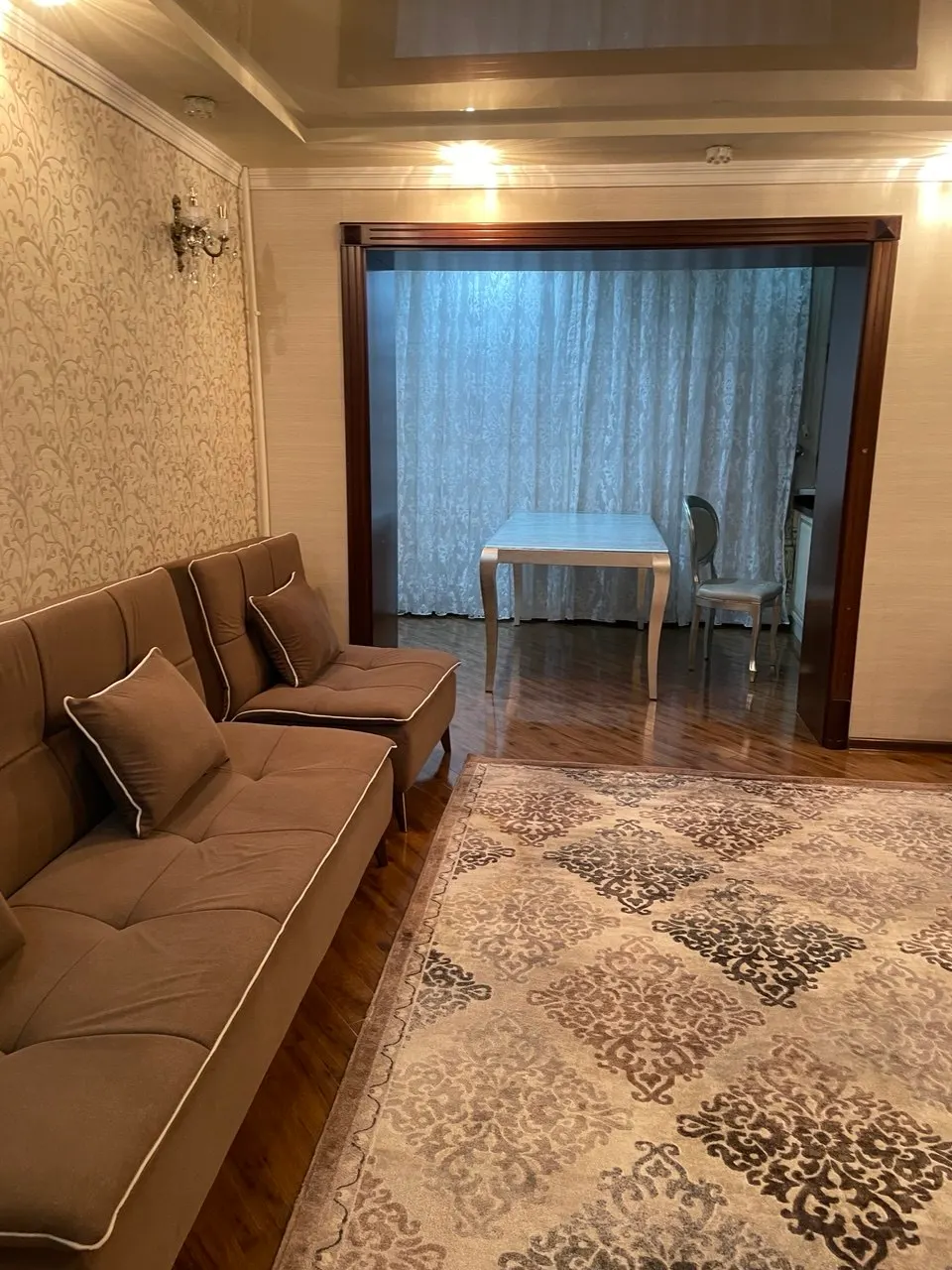 Сотилади 4 хонали квартира, 74 м², 1/5 қават — Мирзо Улуғбек тумани