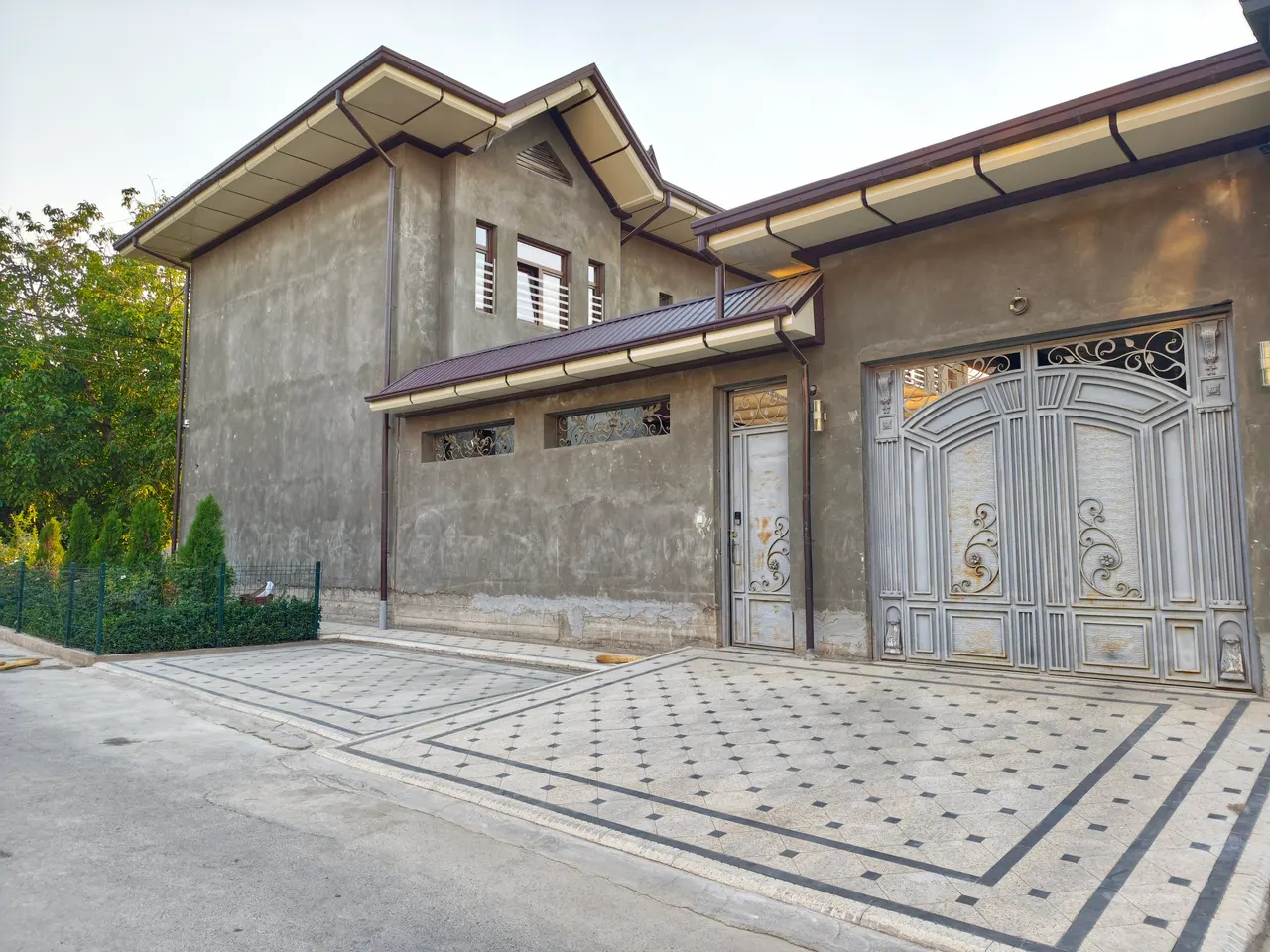 Sotiladi hovli uy, 3,7 sotix, 3 qavatli — Shayxontohur tumani