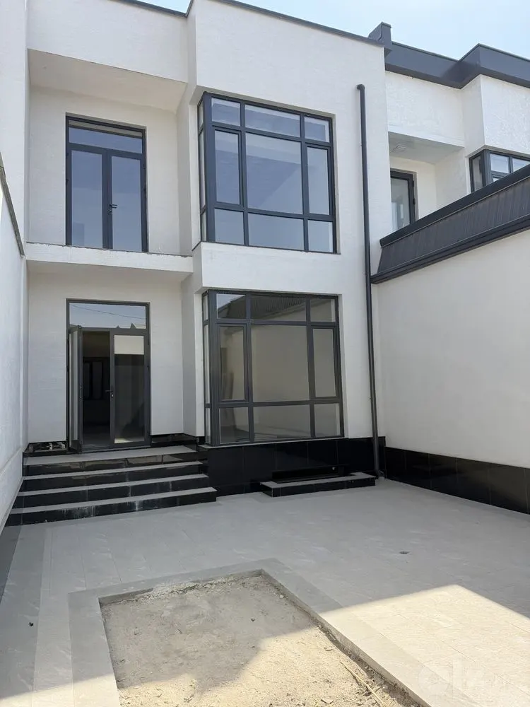 Сотилади 5 хонали ҳовли уй, 1,7 сотих, 220 м², 2 қаватли — Тошкент тумани