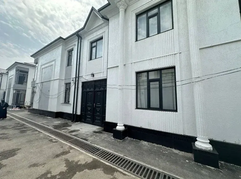 Сотилади 5 хонали ҳовли уй, 1.7 сотих, 200 м² — Мирзо Улуғбек тумани