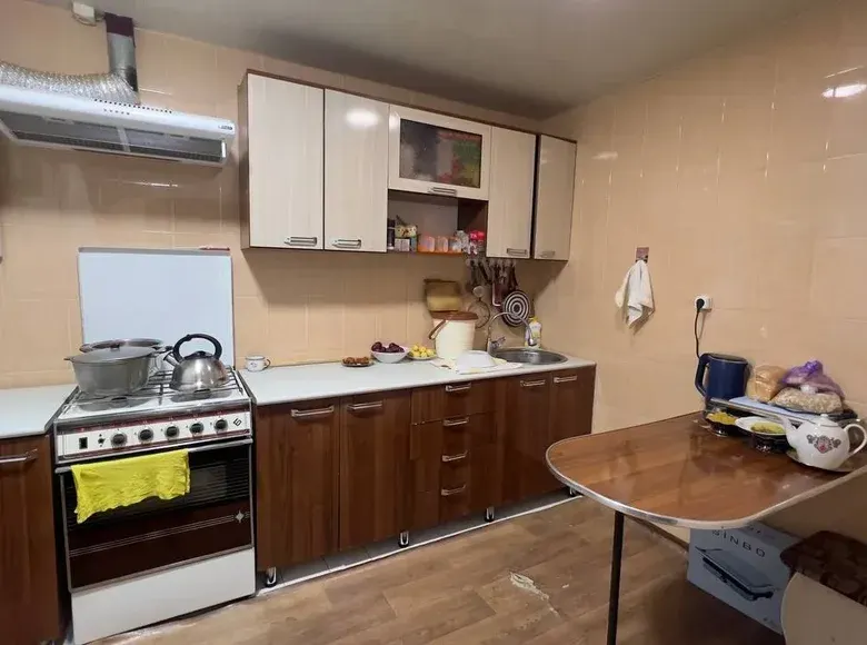 Продаётся 5-комнатная квартира, 91 м², 5/5 этаж — Фергана