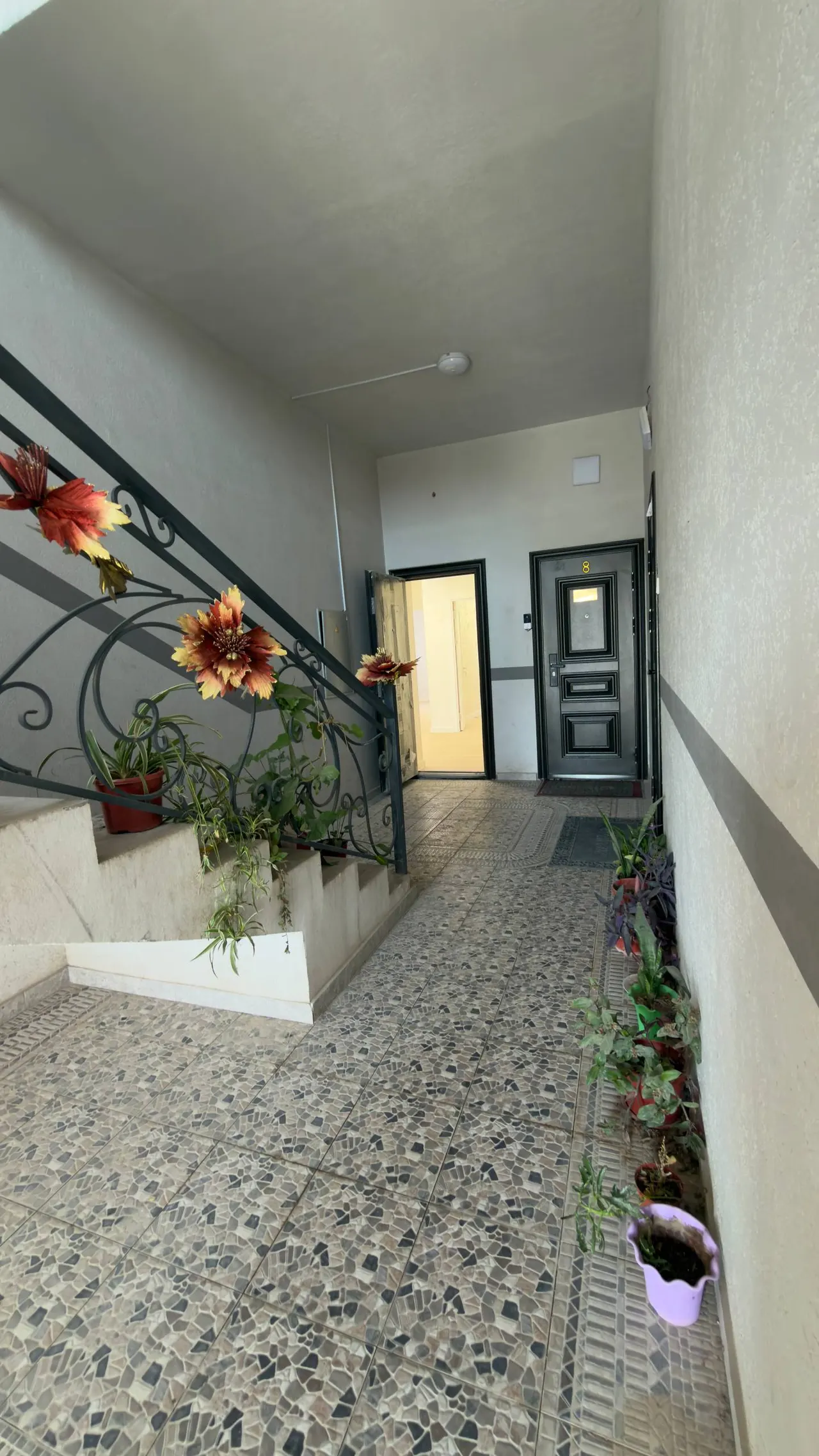 Продаётся 2-комнатная квартира, 78 м², 1/2 этаж — Зангиатинский район