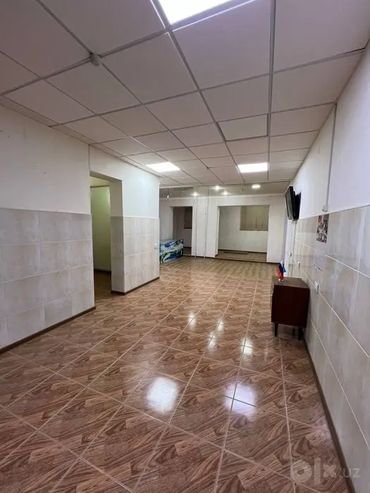 Сдаётся квартира-студия, 70 м², 1/5 этаж — Карши