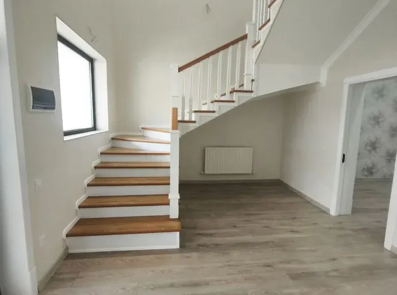 Продаётся 6-комнатный дом, 1.5 сот., 188 м², 2/2 этаж — Бектемирский район
