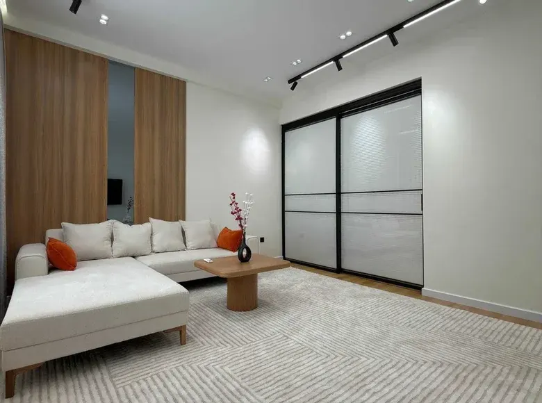 Sotiladi 2 xonali kvartira, 48 m², 1/10 qavat — Yakkasaroy tumani