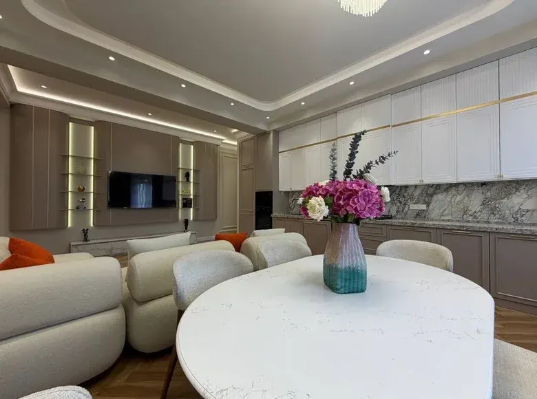 Сотилади 4 хонали квартира, 98 м², 5/8 қават — Мирзо Улуғбек тумани