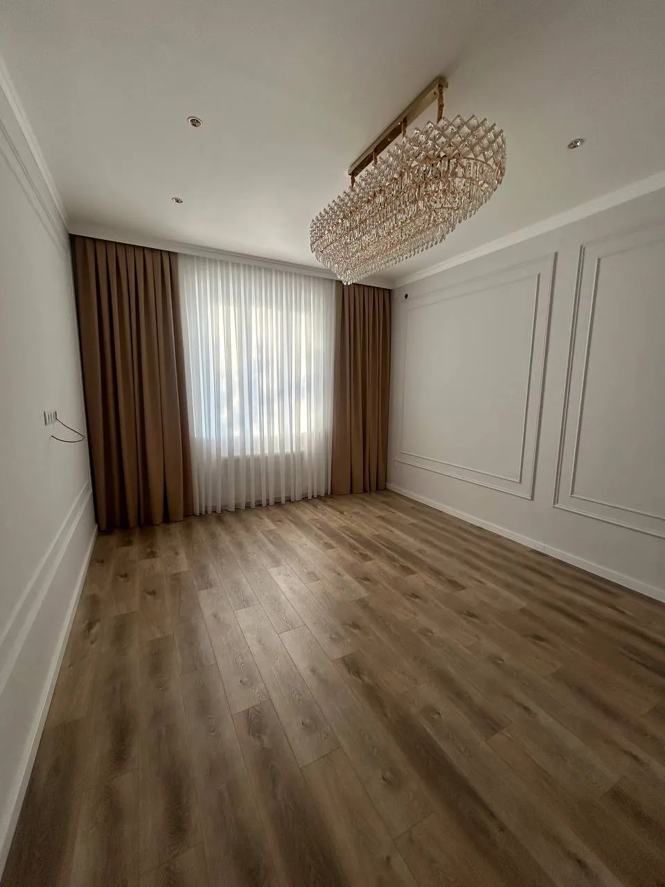 Ижарага берилади 6 хонали ҳовли уй, 3 сотих, 300 м² — Яшнобод тумани