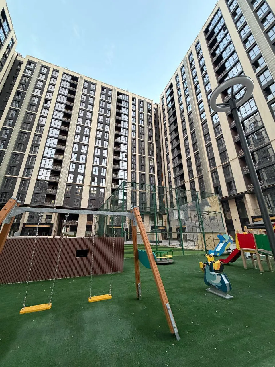 Sotiladi 4 xonali kvartira, 102 m², 8/16 qavat — Yakkasaroy tumani