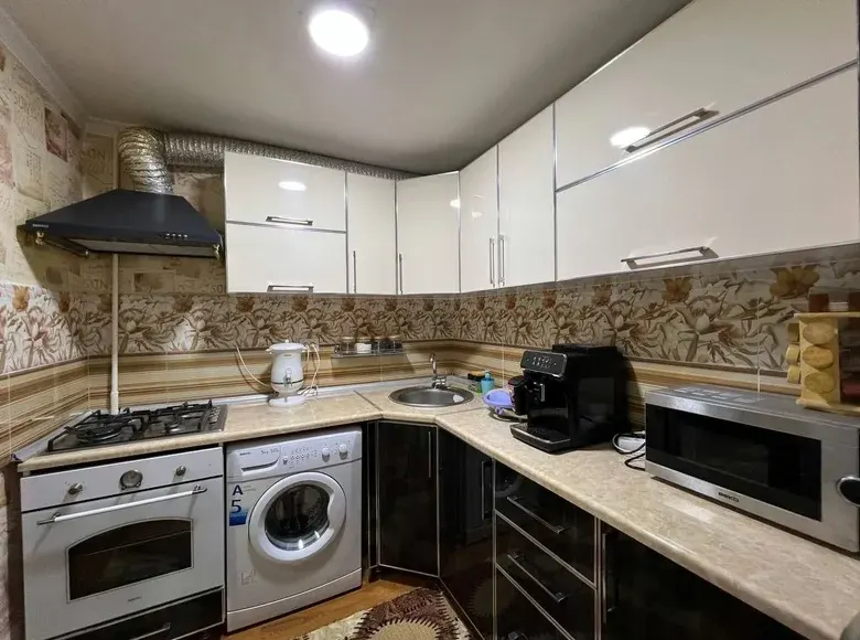 Sotiladi 2 xonali kvartira, 52 m², 2/4 qavat — Chilonzor tumani