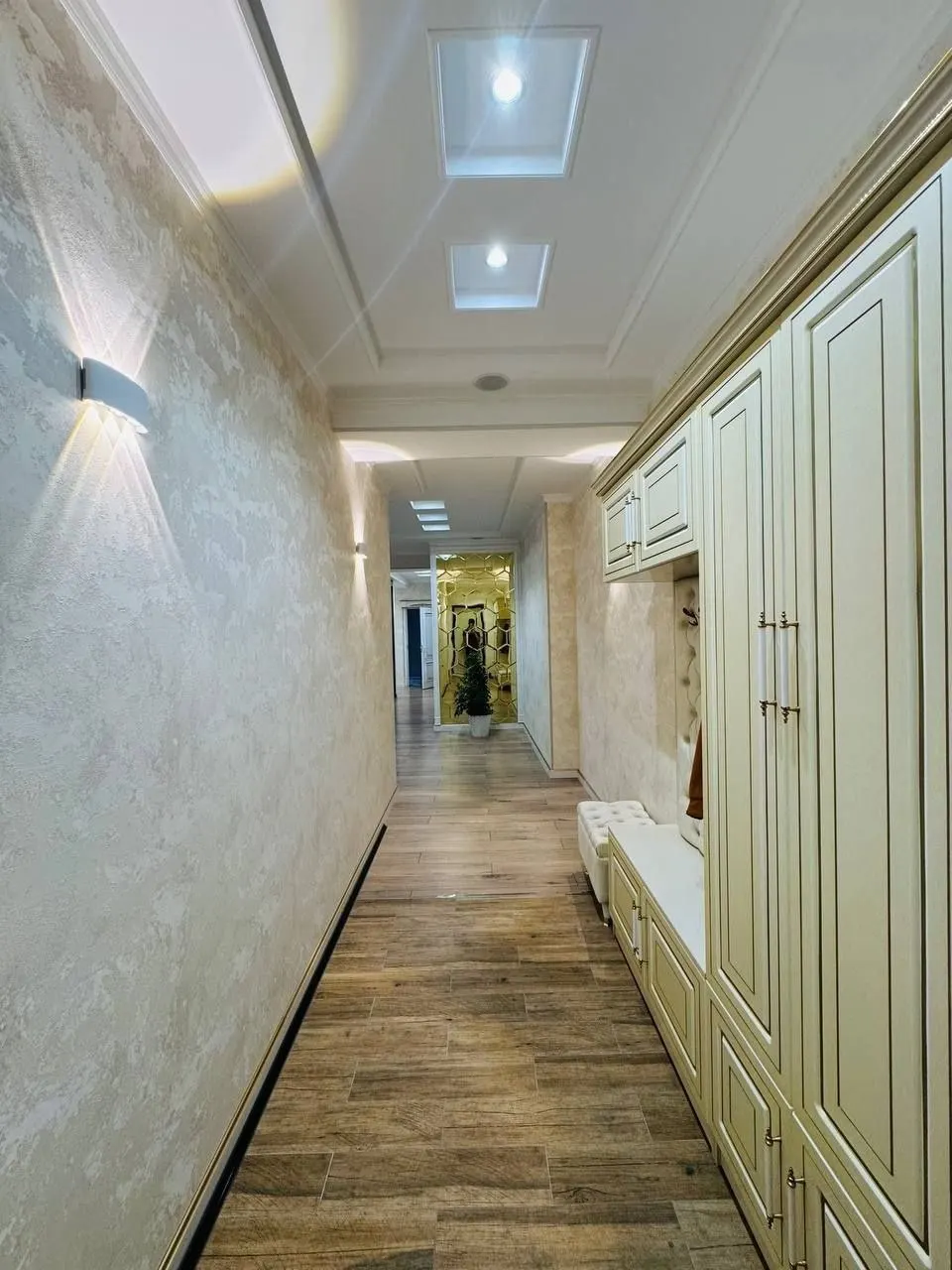 Sotiladi 3 xonali kvartira, 120 m², 4/7 qavat — Yunusobod tumani