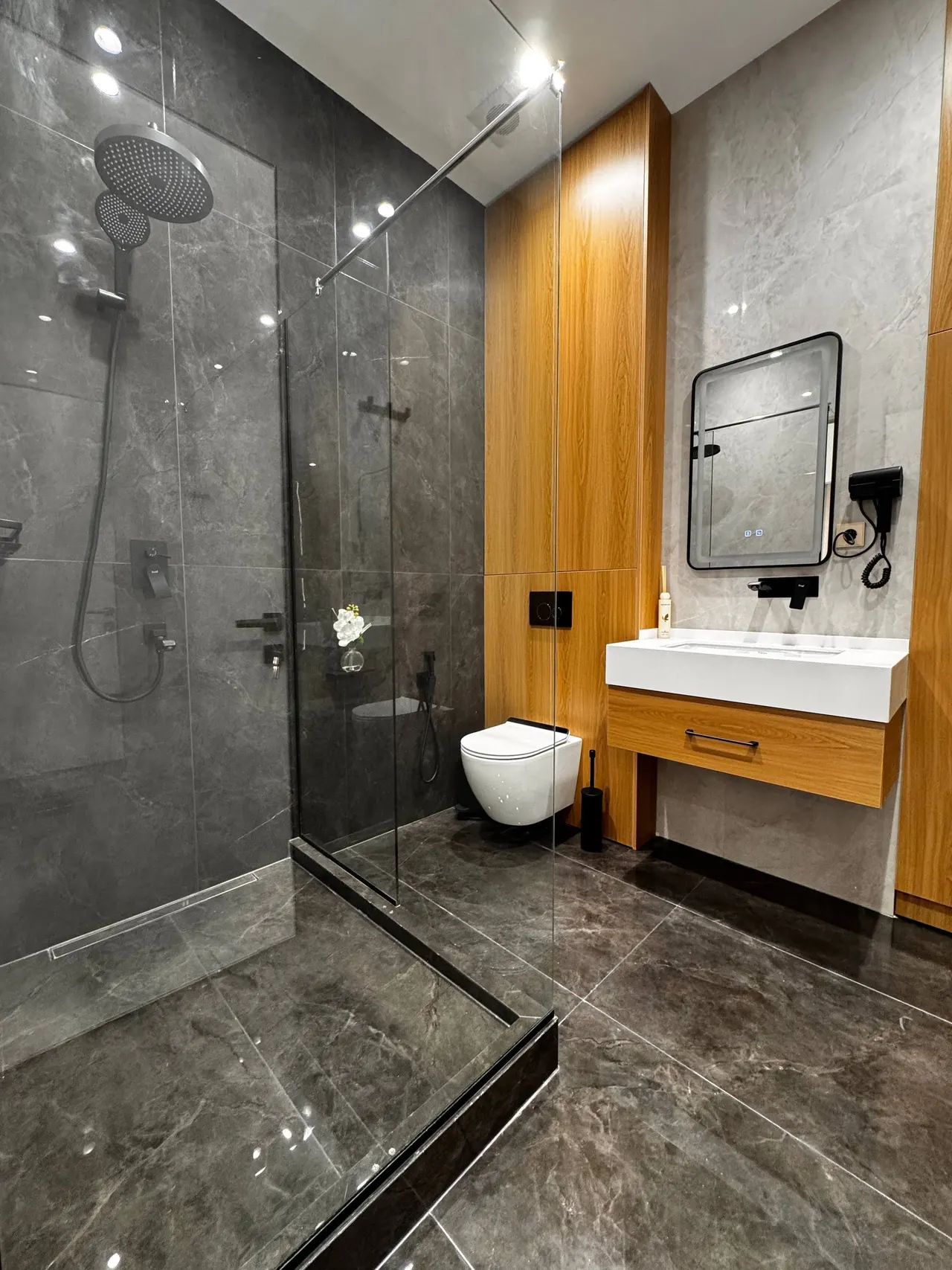 Sotiladi 3 xonali kvartira, 92 m², 33/51 qavat — Shayxontohur tumani