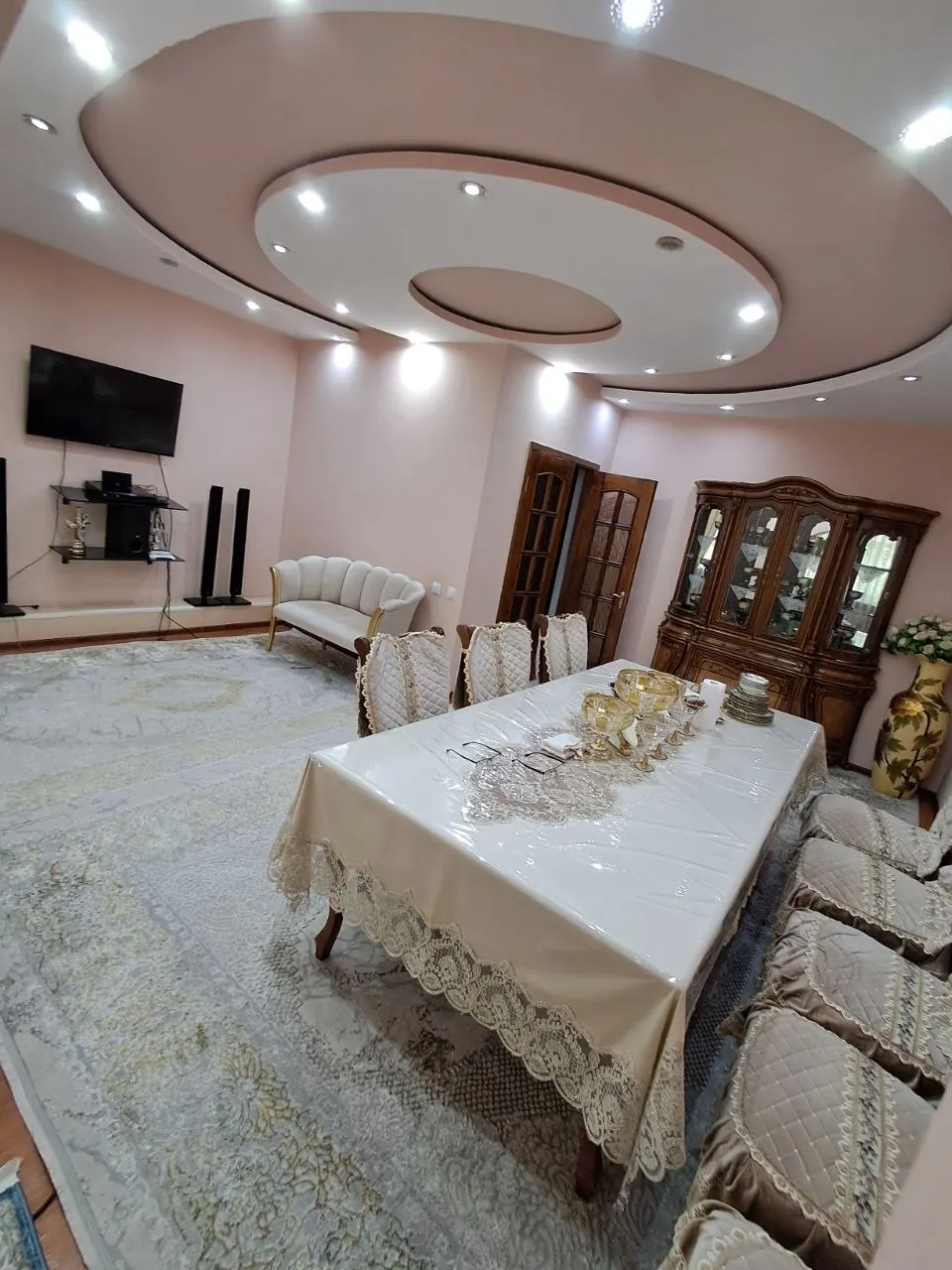Sotiladi 2 xonali kvartira, 65 m², 2/4 qavat — Mirzo Ulugʻbek tumani