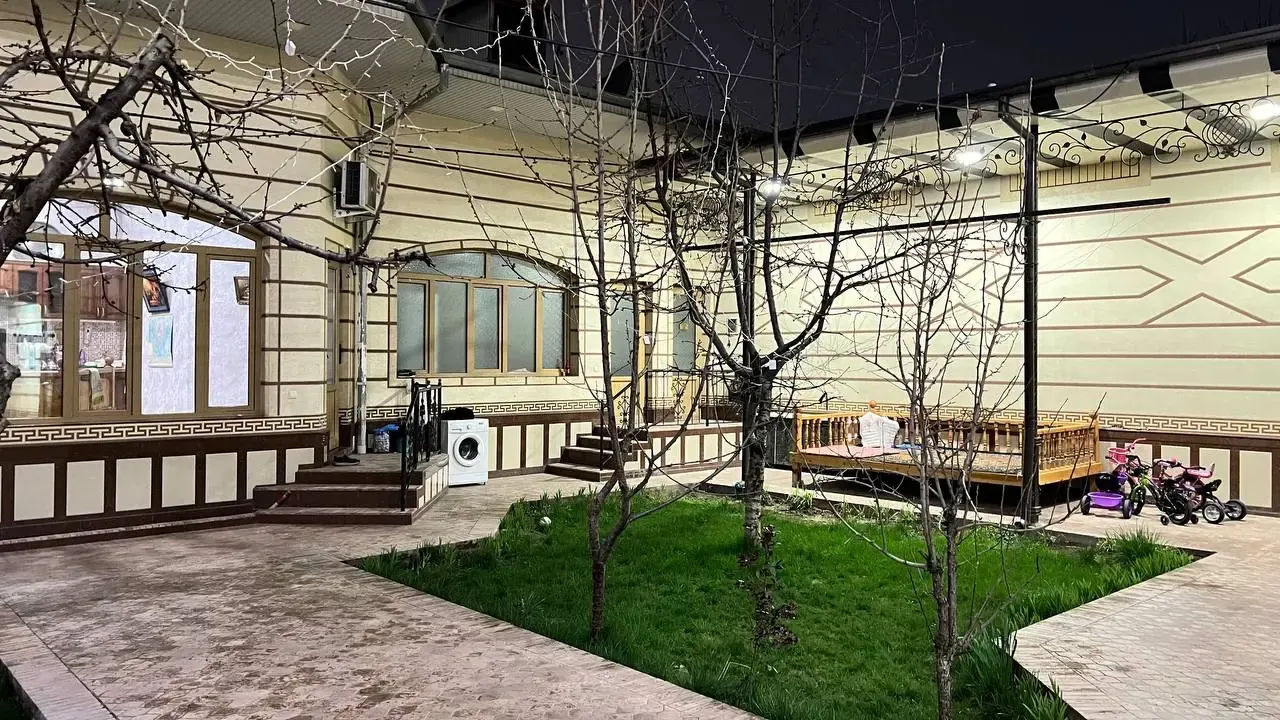 Sotiladi 11 xonali hovli uy, 6 sotix, 2 qavatli — Uchtepa tumani
