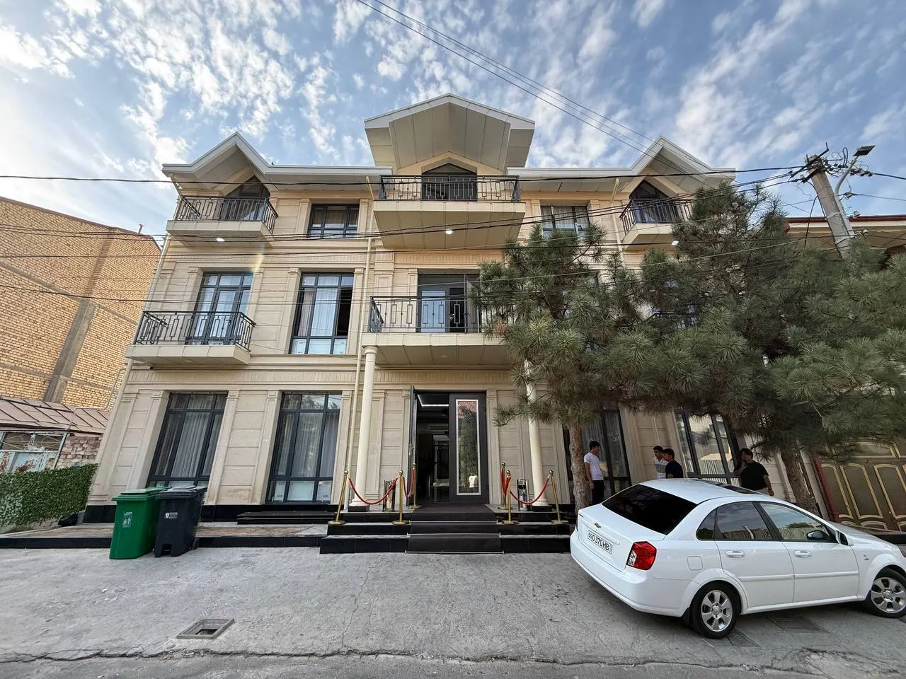 Продаётся коммерческое помещение, 1500 м², 6 сот., 3/3 этаж — Яккасарайский район