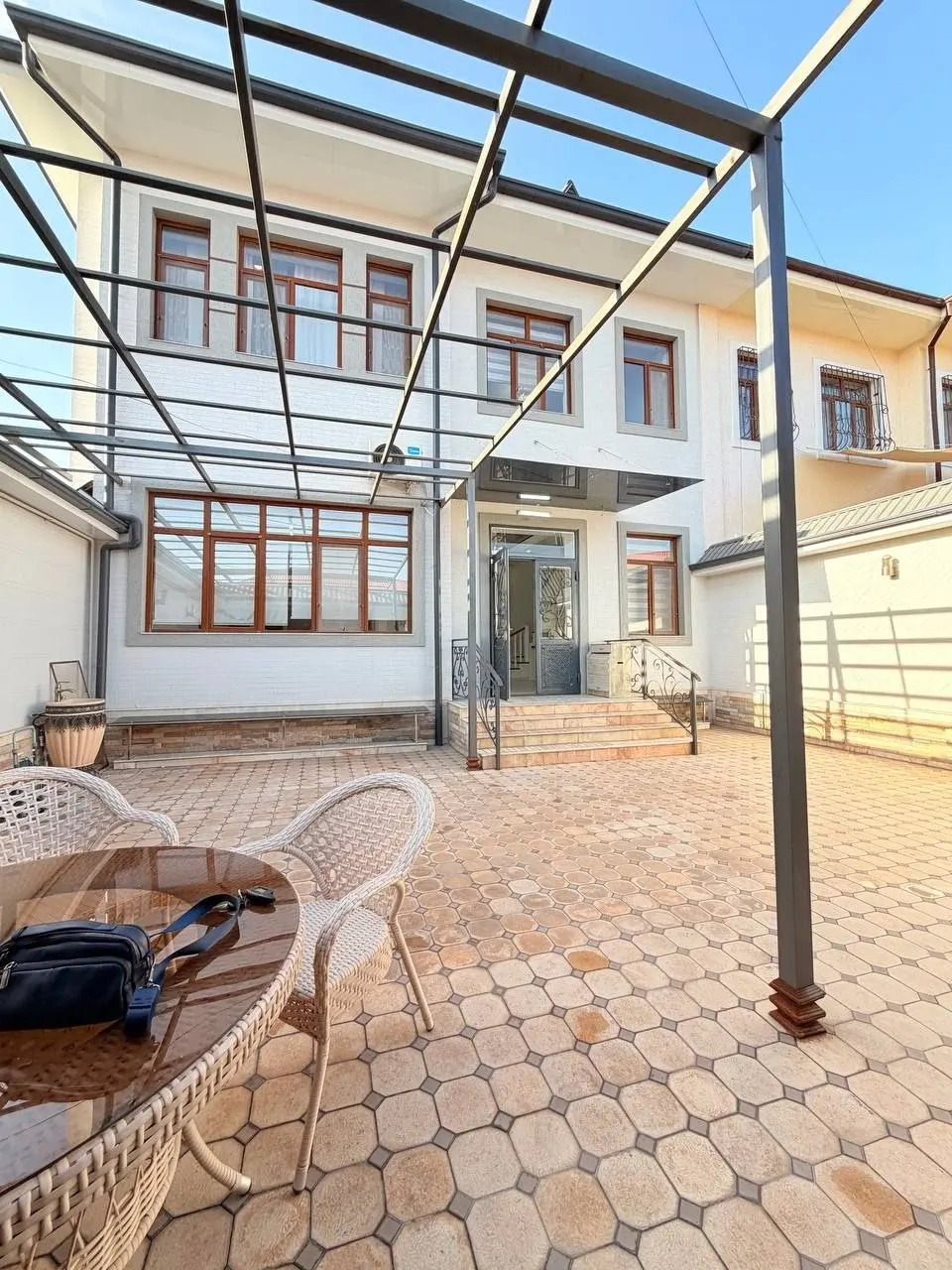 Sotiladi hovli uy, 2 sotix, 3 qavatli — Yashnobod tumani