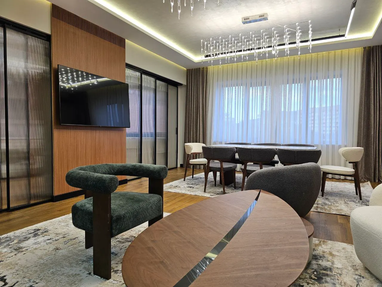 Сдаётся 4-комнатная квартира, 145 м², 5/8 этаж — Мирабадский район