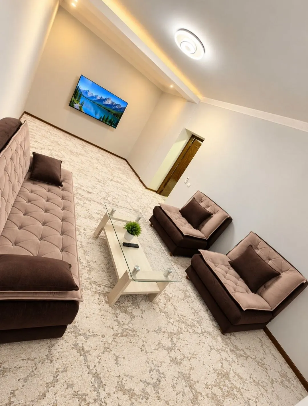 Ижарага берилади 2 хонали квартира, 62 м², 1/9 қават — Мирзо Улуғбек тумани