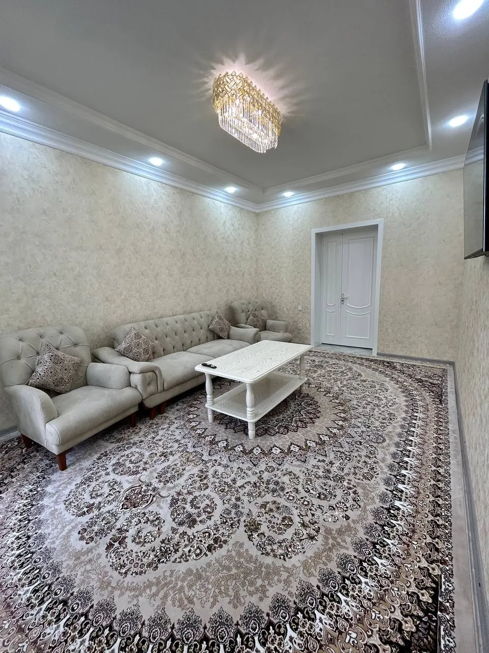 Сдаётся 3-комнатная квартира, 110 м², 3/5 этаж — Алмазарский район