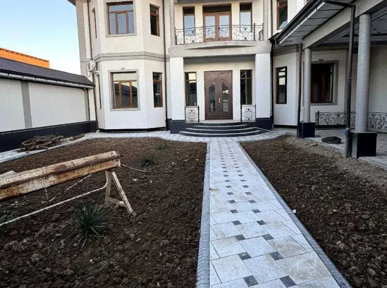 Sotiladi 7 xonali hovli uy, 7.5 sotix — Yunusobod tumani